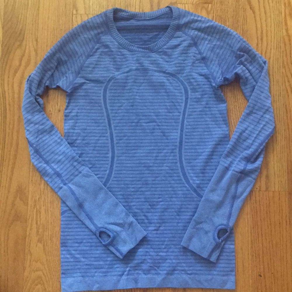 Lululemon workout top